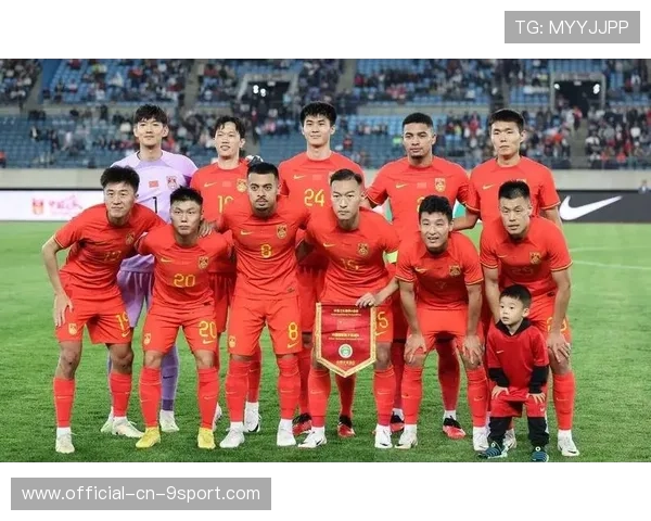 中国足球国家队完善战术体系和技术配合，国足的技术