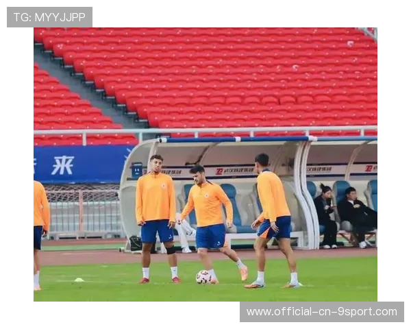 球员赛季中段体能下滑，医疗组介入调整训练，助力球员状态回升